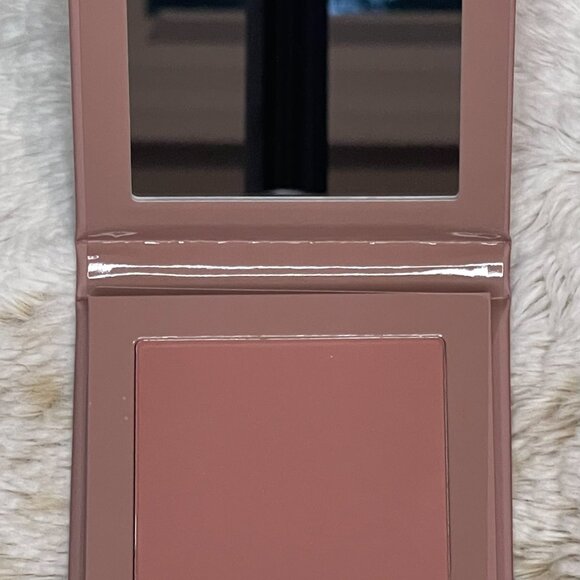 Discontinued KKW Blush in Fuzzy Pink - Picture 5 of 6